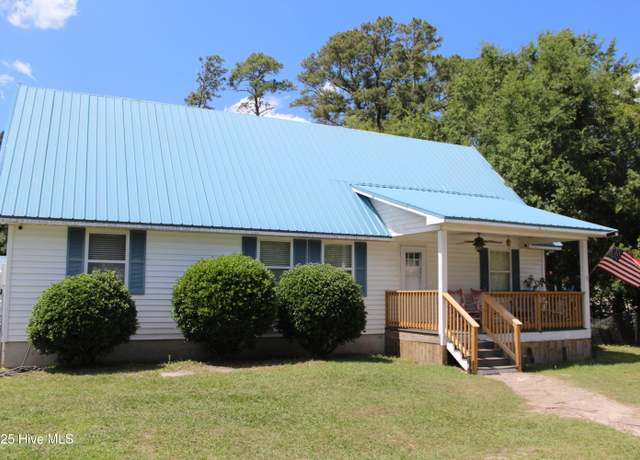 Property at 121 Pine Grove Rd, Newport, NC 28570, 3 beds, 2.5 baths