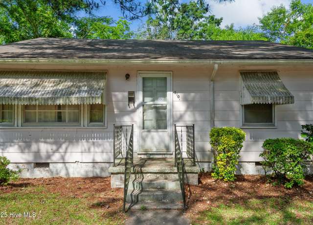 Property at 1704 Charlotte Ave, Kinston, NC 28501, 3 beds, 1.5 baths