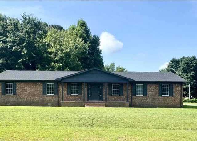 Property at 200 Colonial Ave, Clinton, NC 28328, 4 beds, 3 baths