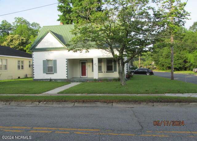 Property at 607 Carthage Rd, Lumberton, NC 28358, 2 beds, 1 bath