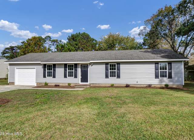 Property at 1912 Paulette Rd, Morehead City, NC 28557, 3 beds, 2 baths