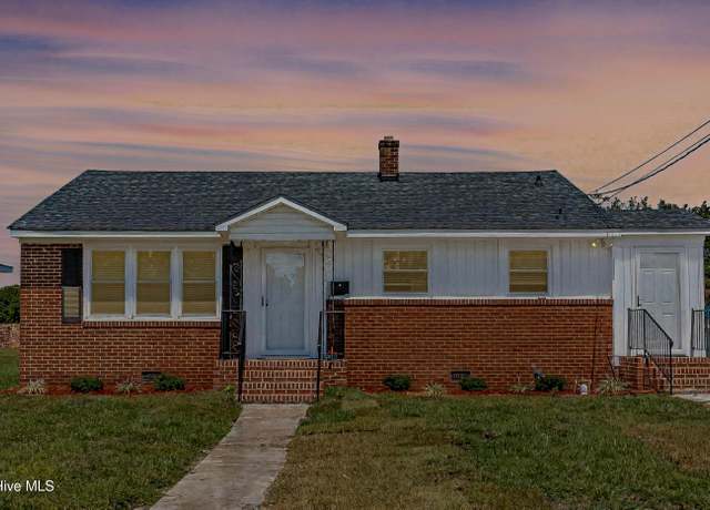 Property at 505 Stadium Dr, Goldsboro, NC 27530, 3 beds, 1 bath