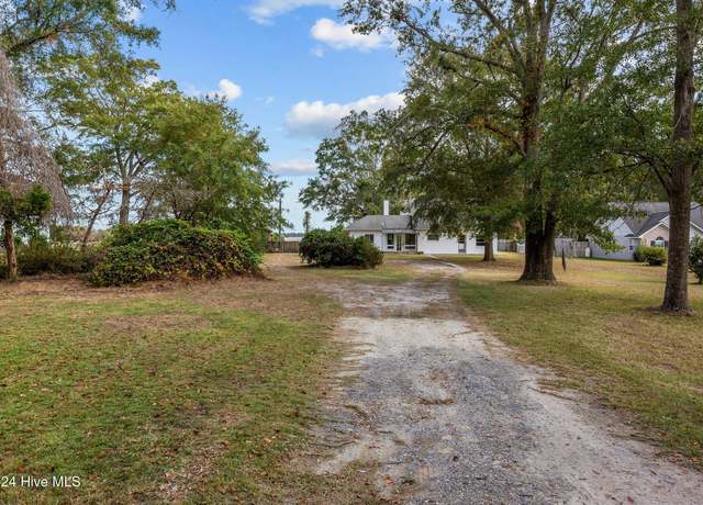 Property at 905 Madam Moores Ln, New Bern, NC 28562, 3 beds, 1.5 baths