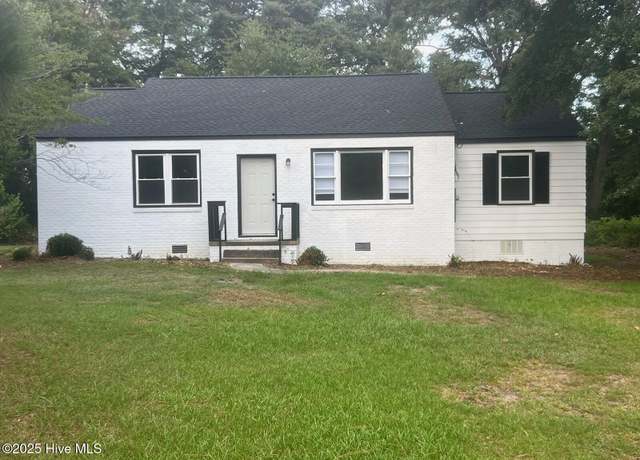 Property at 1901 Palm St, Goldsboro, NC 27530, 2 beds, 3 baths