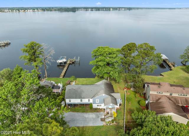 Property at 109 Edgewater Beach Rd, Washington, NC 27889, 3 beds, 2 baths