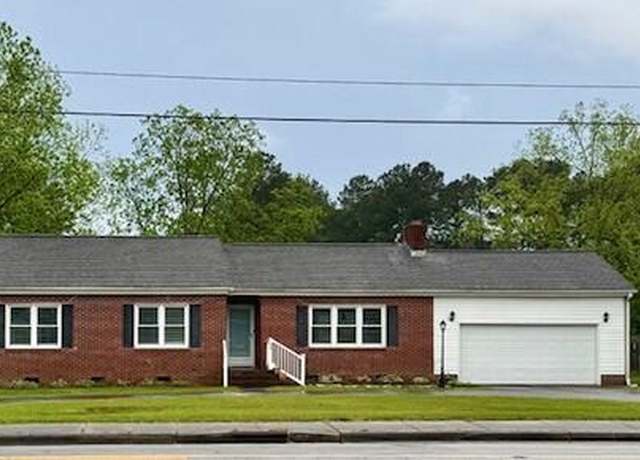 Property at 407 Main St, Bayboro, NC 28515, 3 beds, 2 baths