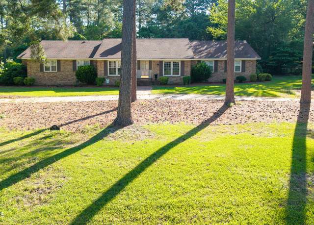 Property at 202 Forest Dr, Clinton, NC 28328, 4 beds, 2.5 baths