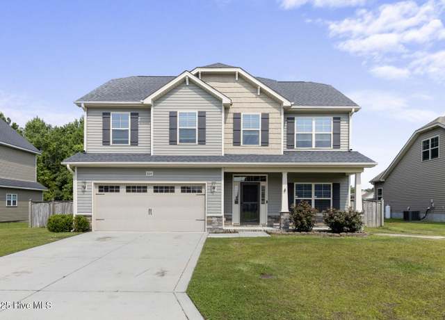 Property at 804 Tuscarora Trl, Jacksonville, NC 28546, 4 beds, 2.5 baths