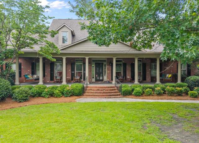 Property at 2005 Grenville Ct, Trent Woods, NC 28562, 4 beds, 2.5 baths