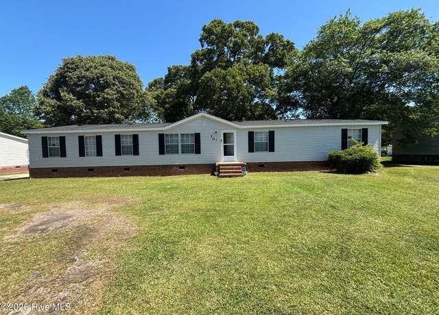 Property at 107 Orchestra Ln, Goldsboro, NC 27530, 3 beds, 2 baths