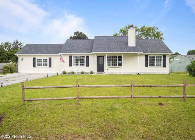 Property at 329 Buckhead Rd, Hubert, NC 28539, 3 beds, 2 baths