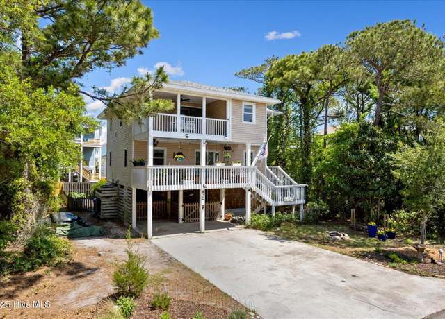 Property at 402 Seafarer Dr, Carolina Beach, NC 28428, 4 beds, 2 baths