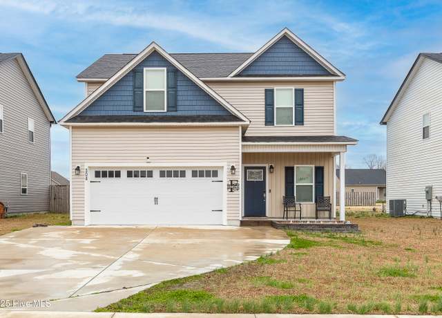 Property at 304 E Franck St, Richlands, NC 28574, 4 beds, 2.5 baths