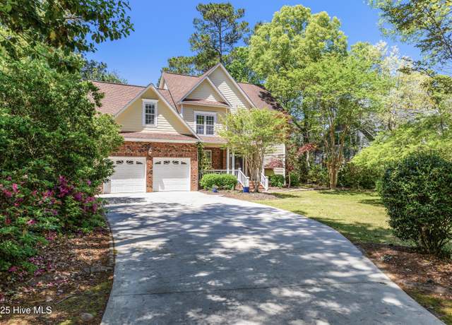 Property at 117 Canvasback Pt, Hampstead, NC 28443, 4 beds, 3 baths