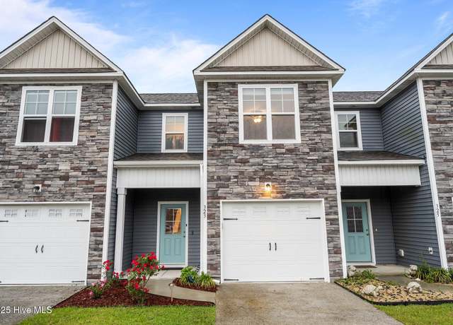 Property at 323 S Stingray Ln, Sneads Ferry, NC 28460, 3 beds, 2.5 baths