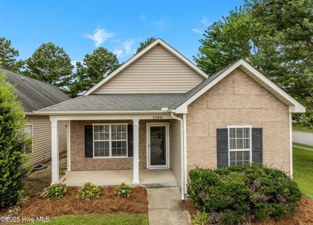 Property at 2200 Brookville Dr Unit B, Greenville, NC 27834, 3 beds, 2 baths