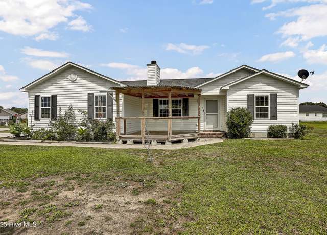 Property at 123 Wheaton Dr, Richlands, NC 28574, 3 beds, 2 baths