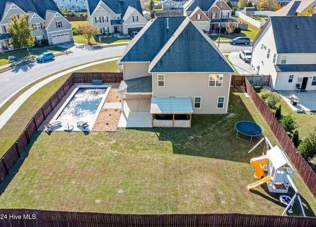 Property at 102 Hills Lorough Loop, Jacksonville, NC 28546, 3 beds, 2.5 baths