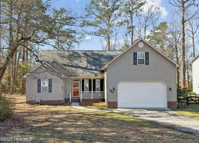 Property at 127 Dockside Dr, Jacksonville, NC 28546, 4 beds, 3 baths