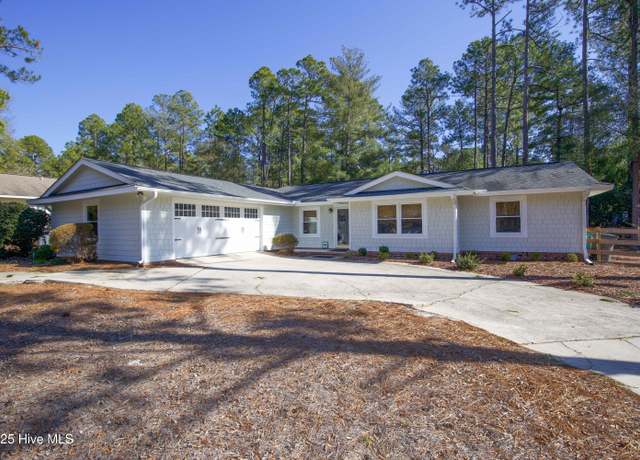 Property at 40 Tamarisk Ln, Pinehurst, NC 28374, 3 beds, 2 baths