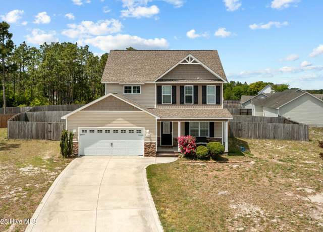 Property at 500 Waldorf Ct, Hubert, NC 28539, 3 beds, 2.5 baths