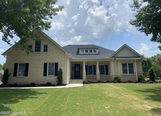 Property at 220 Donald Dr, Winterville, NC 28590, 3 beds, 2.5 baths