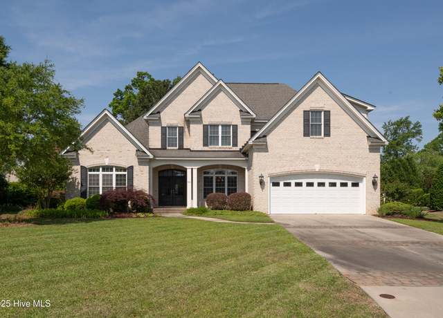 Property at 704 Wickham Dr, Winterville, NC 28590, 5 beds, 4.5 baths