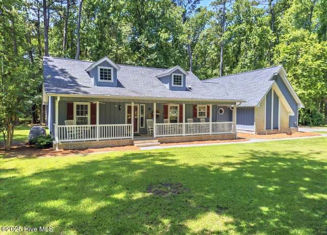 Property at 2 Pinewood Dr, Calabash, NC 28467, 3 beds, 2 baths