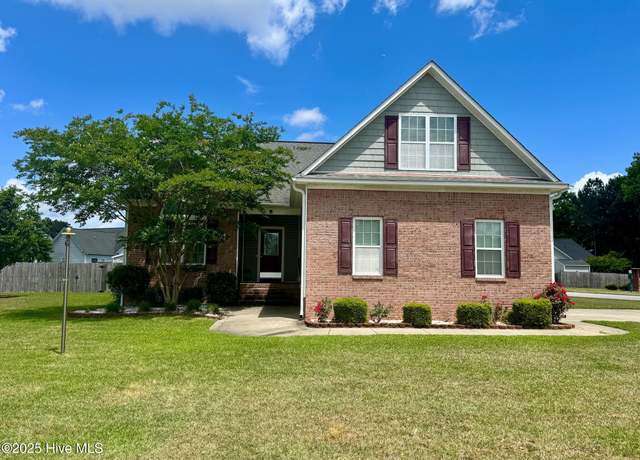 Property at 102 Woodberry Pl, Jacksonville, NC 28540, 4 beds, 2 baths