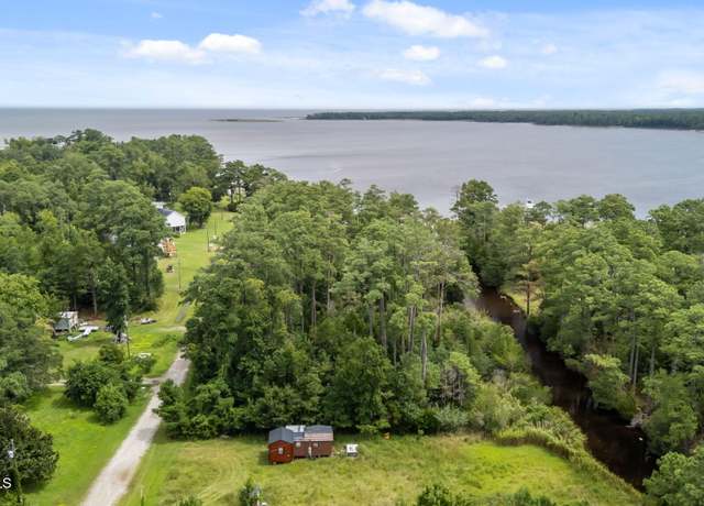 Property at 138 Neuse Dr, Beaufort, NC 28516