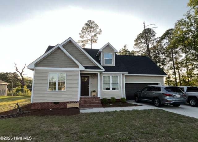 Property at 12200 Mallard Creek Dr, Laurinburg, NC 28352, 3 beds, 2 baths