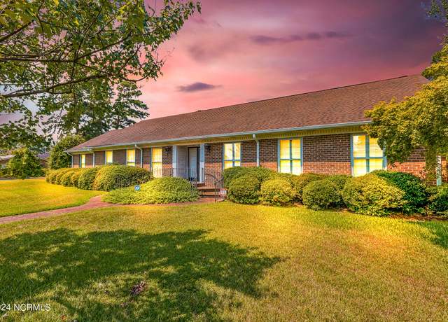 Property at 3580 Rosewood Dr, Lumberton, NC 28358, 4 beds, 3.5 baths