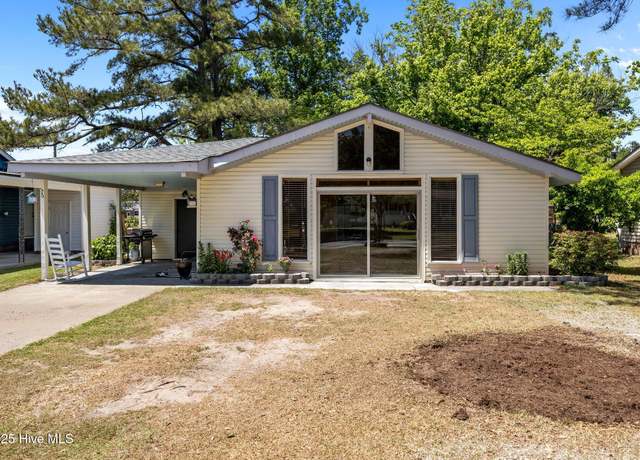 Property at 116 Jackson St, Washington, NC 27889, 3 beds, 1 bath