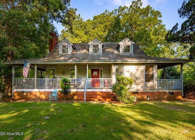 Property at 2334 Brices Creek Rd, New Bern, NC 28562, 3 beds, 2.5 baths