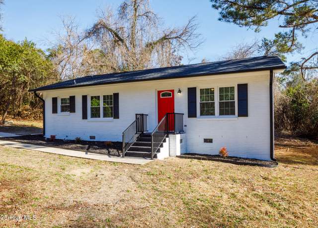Property at 795 W New Hampshire Ave, Southern Pines, NC 28387, 3 beds, 1 bath