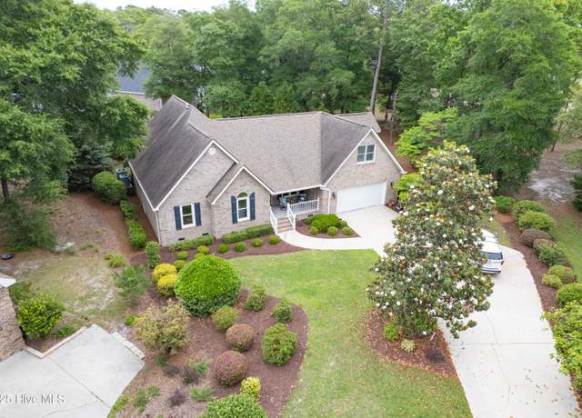 Property at 275 Golfview Ct SW, Supply, NC 28462, 4 beds, 3 baths