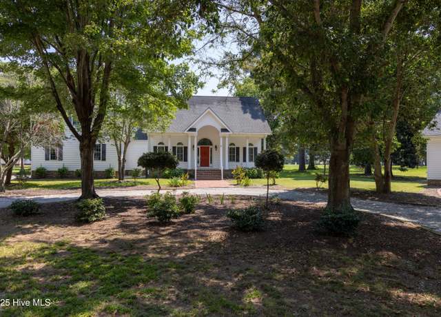 Property at 132 Lake Wood Dr, Edenton, NC 27932, 3 beds, 3 baths