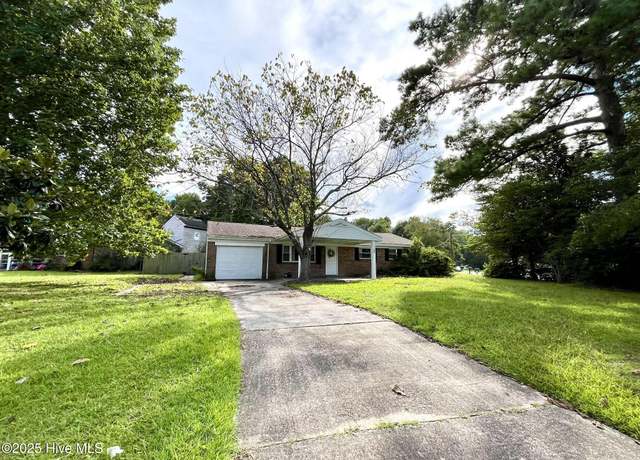 Property at 400 Ramsey Dr, Jacksonville, NC 28540, 3 beds, 2 baths