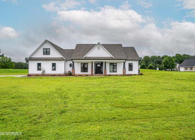 Property at 30 Cabin Crk Ln, Clinton, NC 28328, 3 beds, 2.5 baths