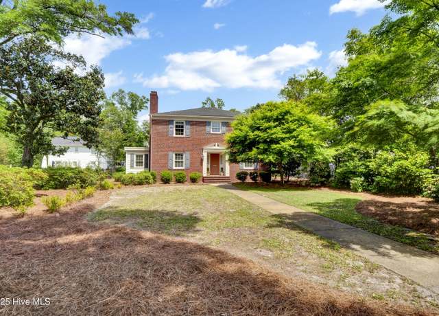 Property at 2405 Oleander Dr, Wilmington, NC 28403, 3 beds, 2.5 baths