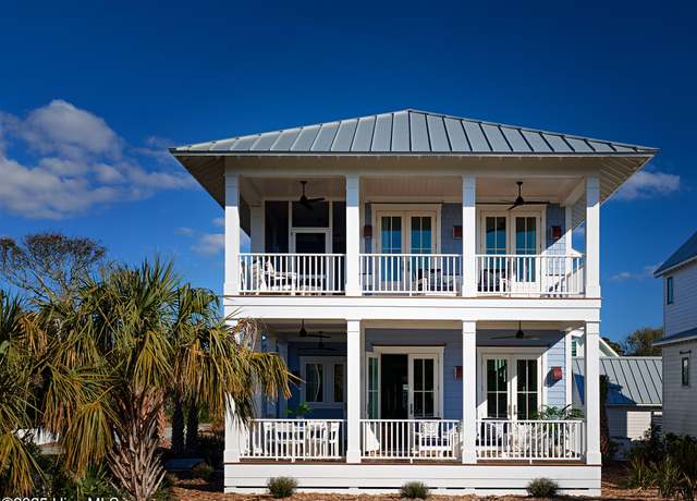 Property at 801 Federal Rd, Bald Head Island, NC 28461, 4 beds, 3.5 baths