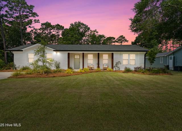Property at 1015 E Moore St, Southport, NC 28461, 4 beds, 2.5 baths