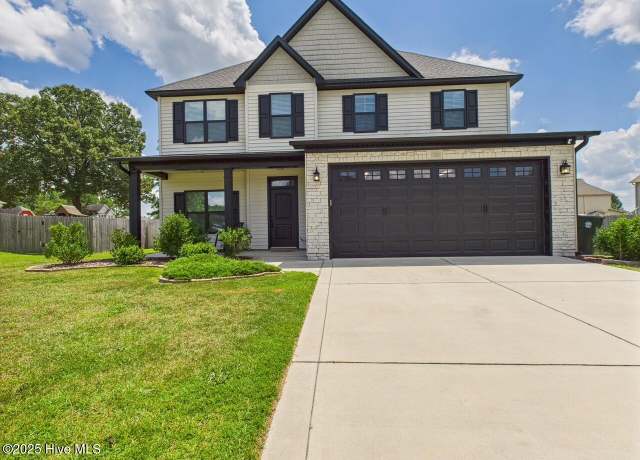 Property at 1507 Mulberry Pl, Aberdeen, NC 28315, 5 beds, 3 baths