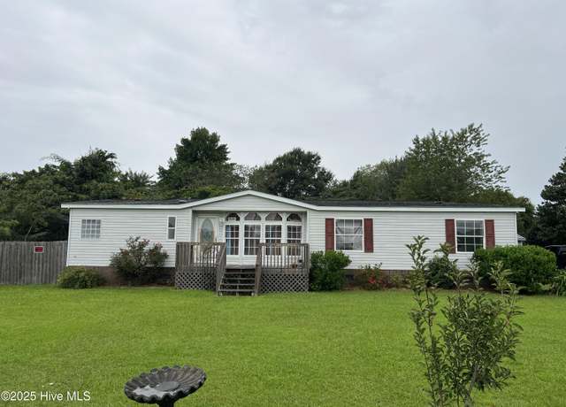 Property at 104 Sleepy Hollow Holw, Maysville, NC 28555, 4 beds, 2 baths