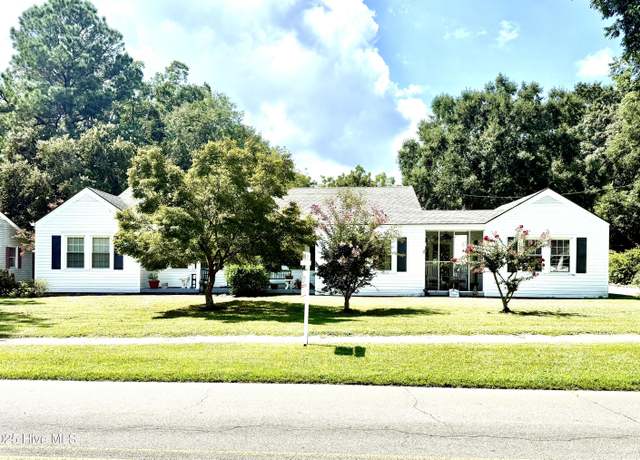 Property at 617 N Church St. St, Mount Olive, NC 28365, 3 beds, 2.5 baths