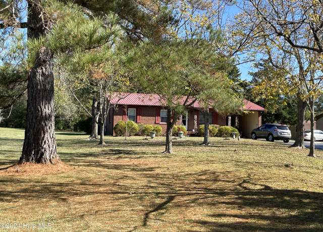 Property at 621 Fire Tower Rd, Richlands, NC 28574, 3 beds, 1.5 baths