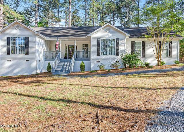 Property at 160 Brooks Ln, Southern Pines, NC 28387, 3 beds, 2 baths