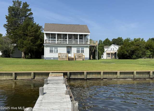 Property at 184 Tabernacle Ln, Aydlett, NC 27916, 4 beds, 4.5 baths