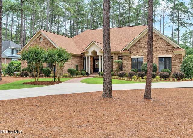 Property at 21 Abbottsford Dr, Pinehurst, NC 28374, 3 beds, 2 baths