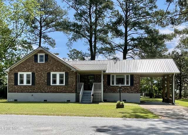 Property at 442 Lamont St, Belhaven, NC 27810, 3 beds, 2 baths